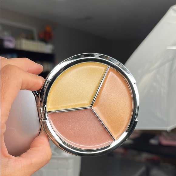 NIB•ICONIC London Dewy Glow Highlight Illuminateur Dewy Glow Palette - Picture 2 of 2